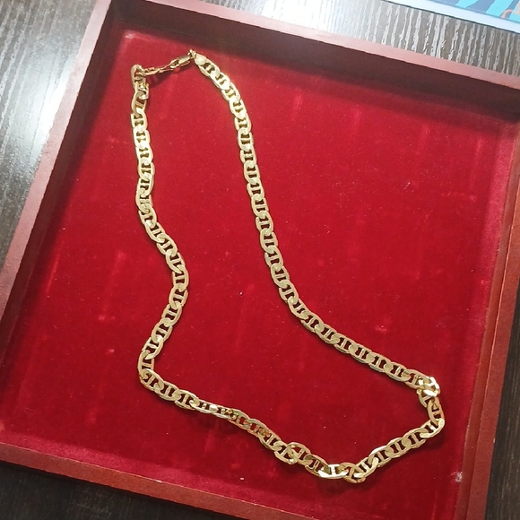 Elegant Gold Chain Necklace - Picture 5 of 5